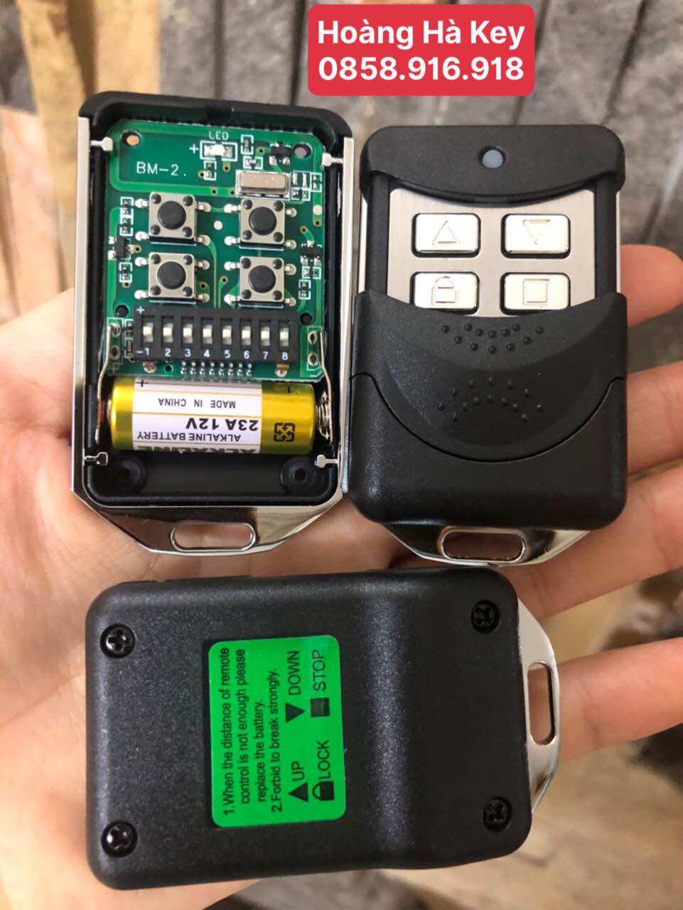 Điều khiển cửa cuốn mã gạt 8 số tần số 433 mhz