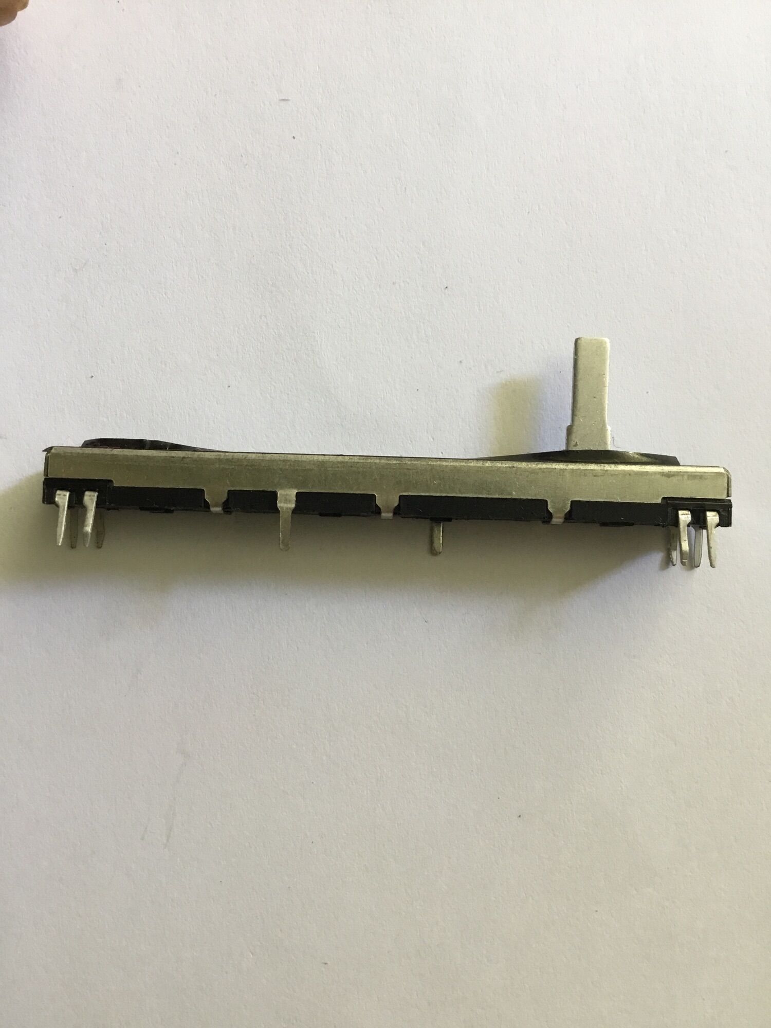 1-FADER MIXER MACKIE 10 Ký (1 chiếc)