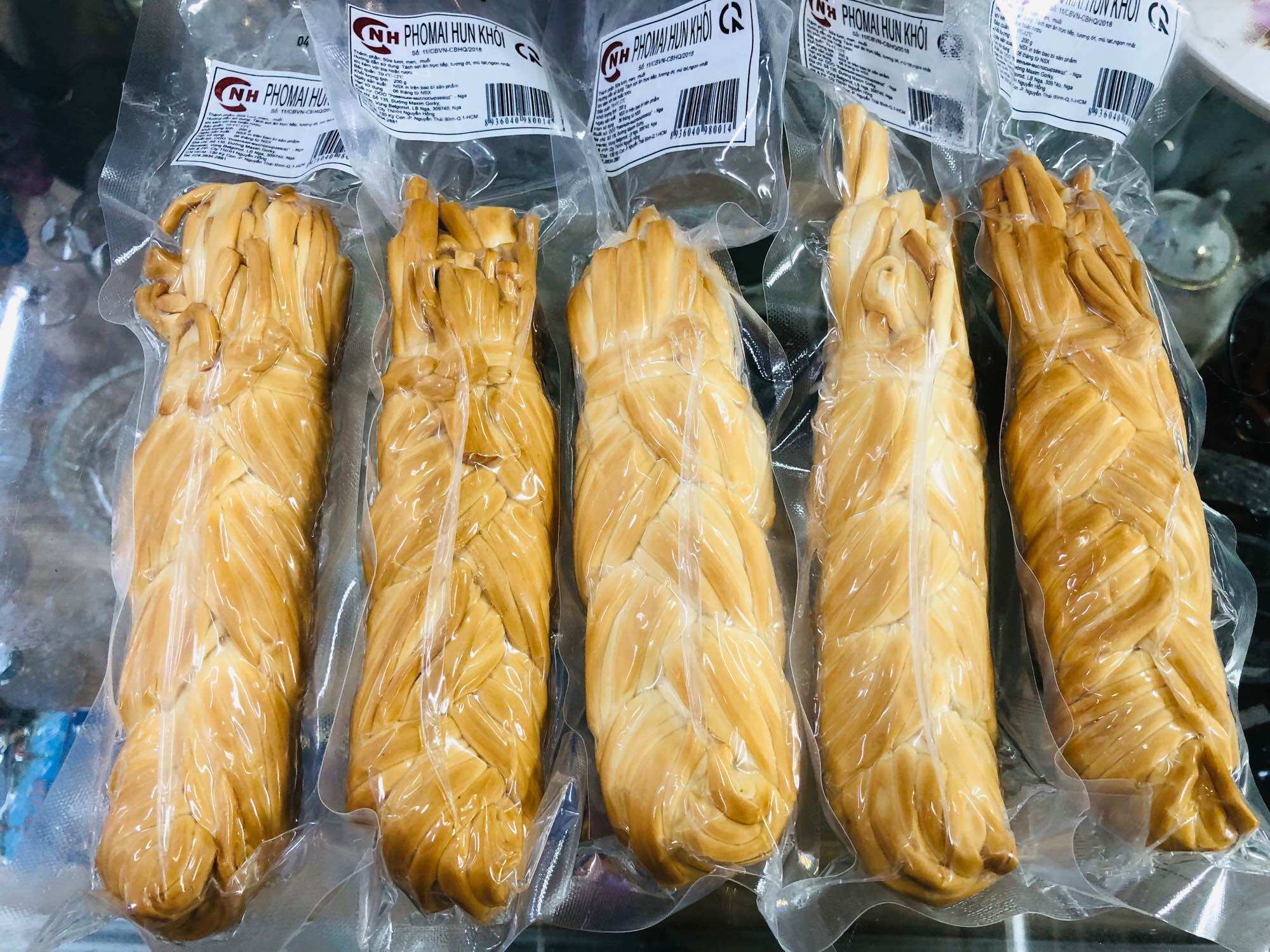 Sét 1kg phô-mai hun khói nhập khẩu 200g, ăn mặn/chay