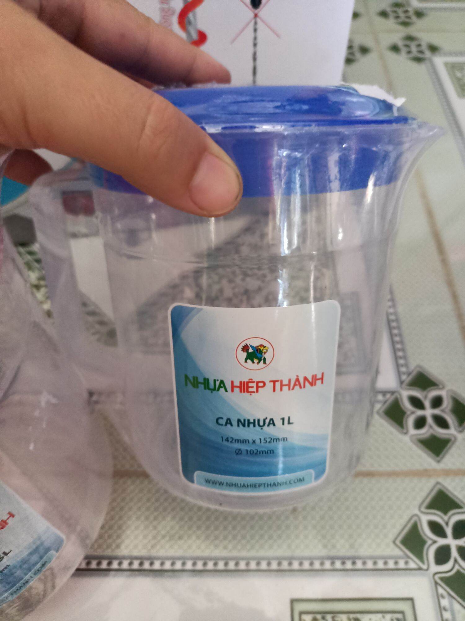 ca nhựa có chia vạch