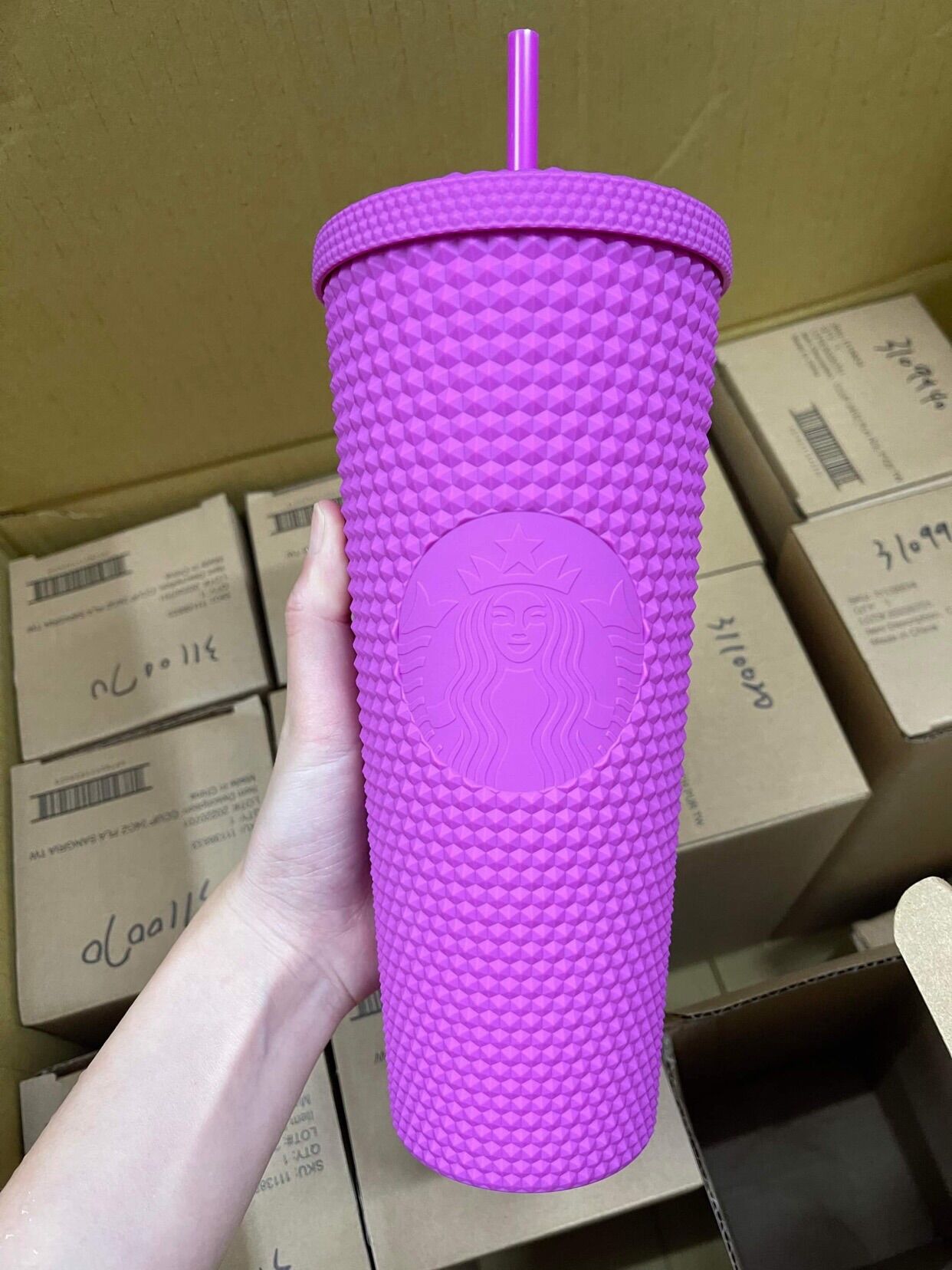 Ly gai Studded Starbucks Taiwan 710ml