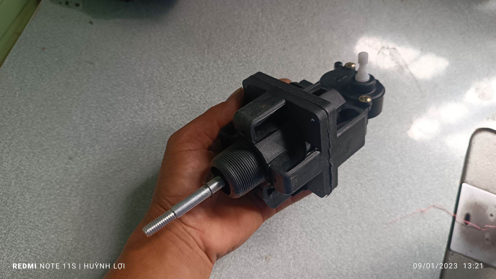 MOTOR QUẠT 12vdc có sẳn cốt