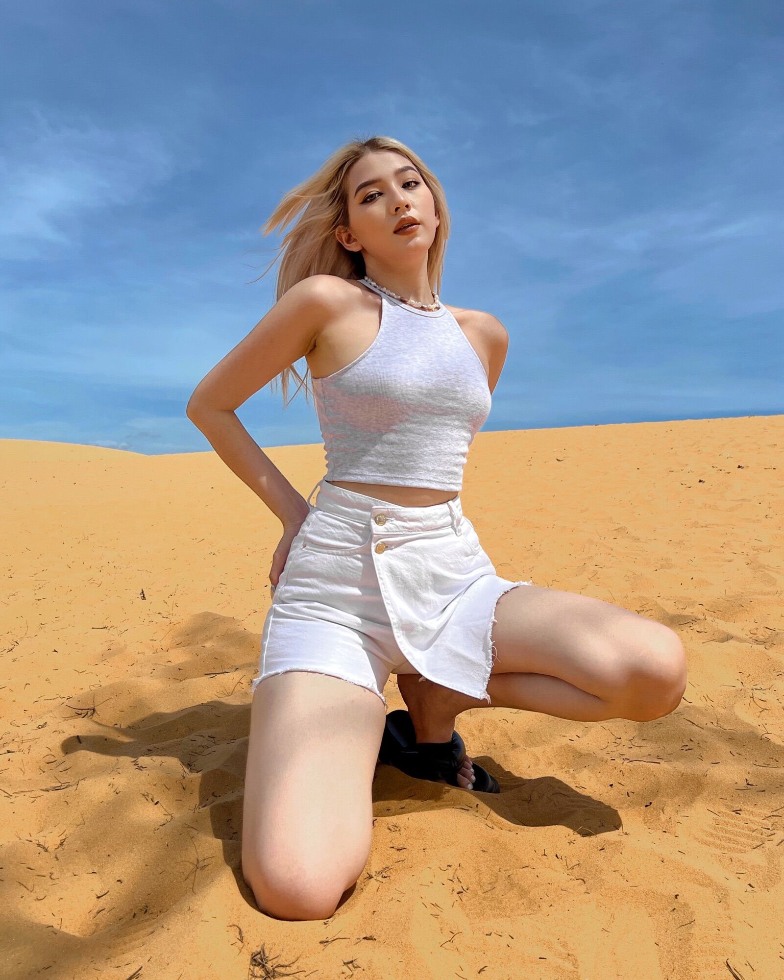 Áo croptop ba lỗ nữ màu xám nhạt