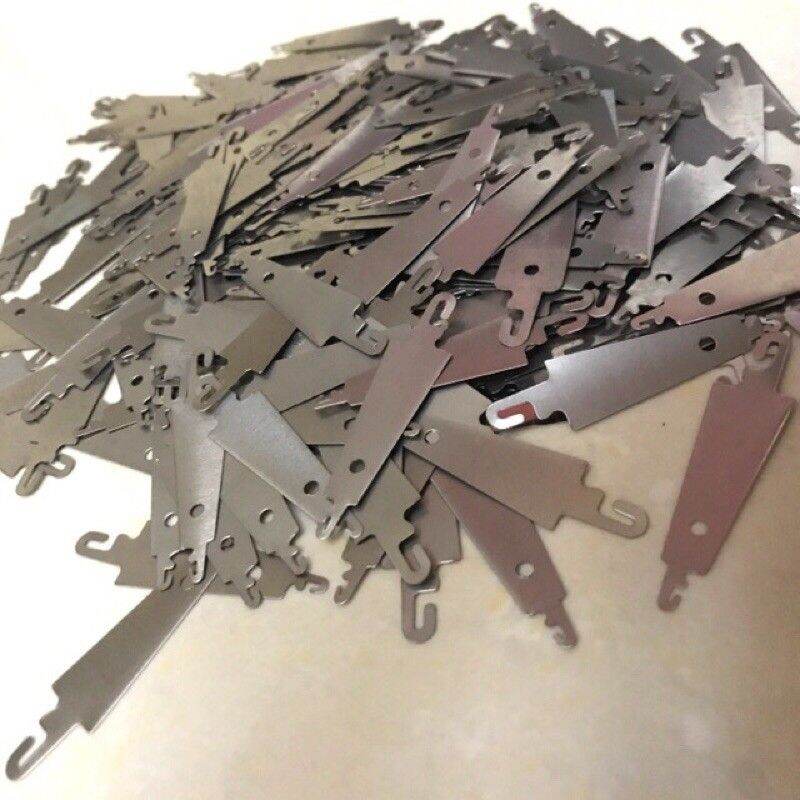 [HCM]Xỏ chỉ thép dùng để xỏ kim thêu (1 cái)