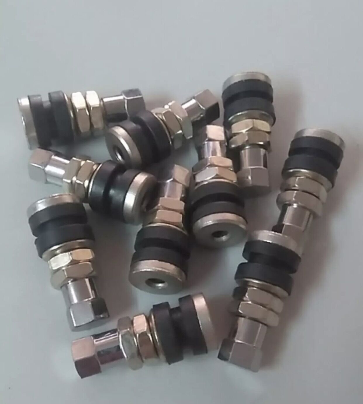 Combo 10 chân van inox dành cho lốp xe máy , ô tô không ruột loại tốt