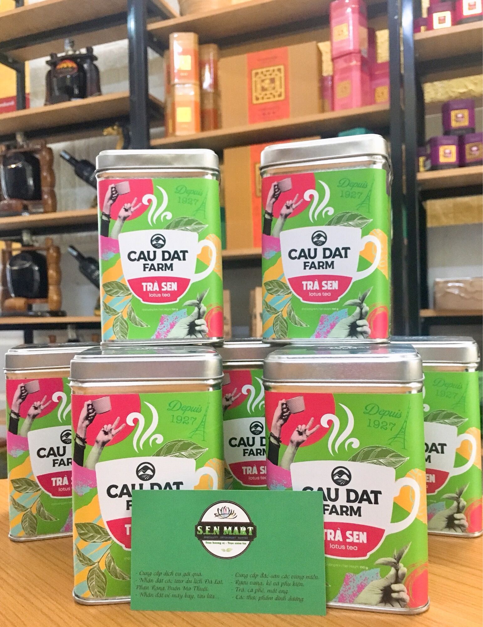 Trà sen cầu đất farm hộp thiếc 100gr