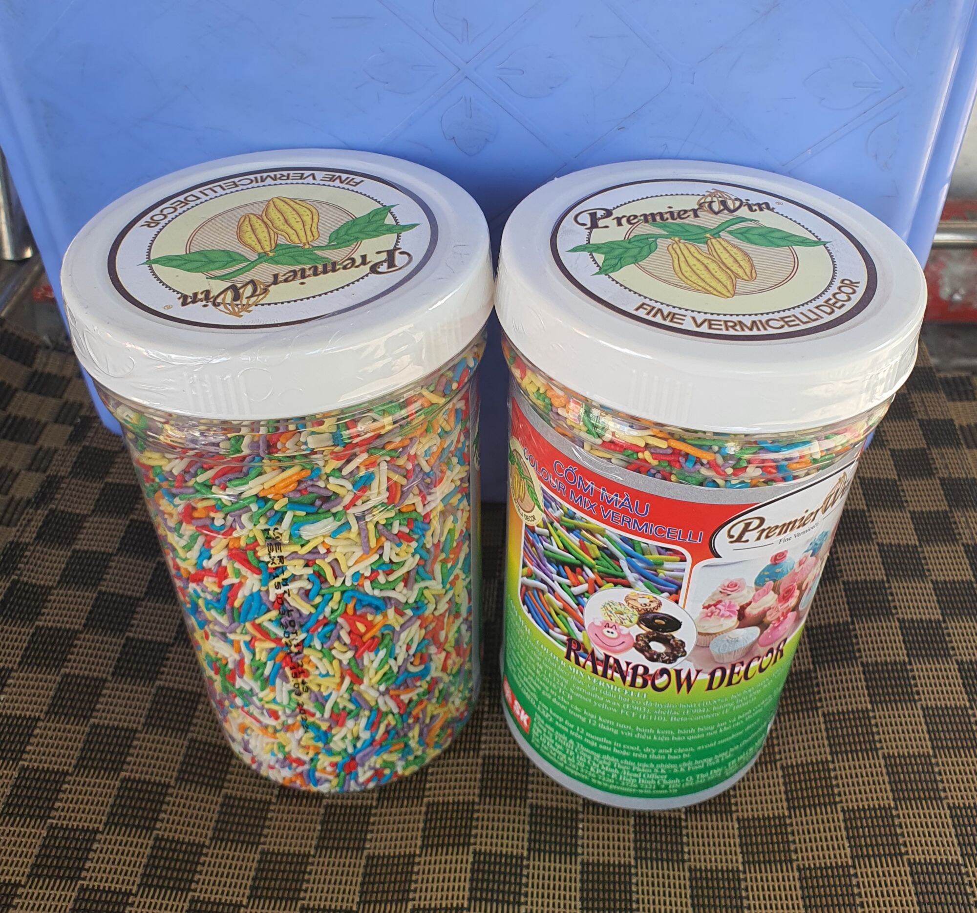 [HCM]CỐM MÀU - RAINBOW DECOR 500GRAMHDSD: DÙNG LÀM TRANG TRÍ CHO CÁC LOẠI KEM TƯƠI BÁNH KEM BÁNH BÔNG LAN VÀ CÁC LOẠI COOKIES ICE CREAM.  BẢO QUẢN : SP GIỮ ĐƯỢC TRONG 12 THÁNG VỚI ĐIỀU KIỆN BẢO QUẢN NƠI KHÔ RÁO THOÁNG MÁT TRÁNH ÁNH NẮNG MẶT TRỜI.