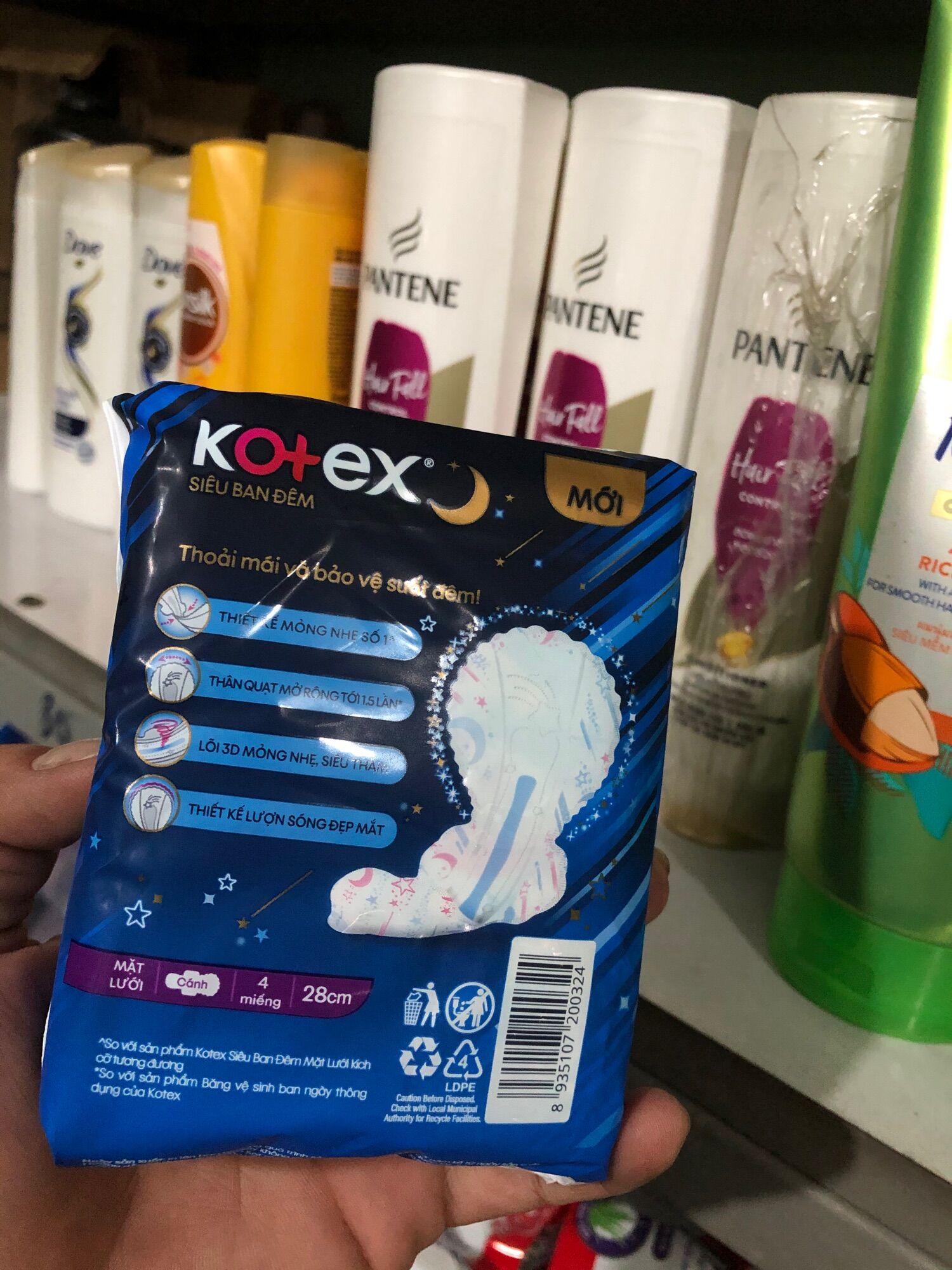 Băng vệ sinh Kotex ban đêm 28cm x 4 miếng