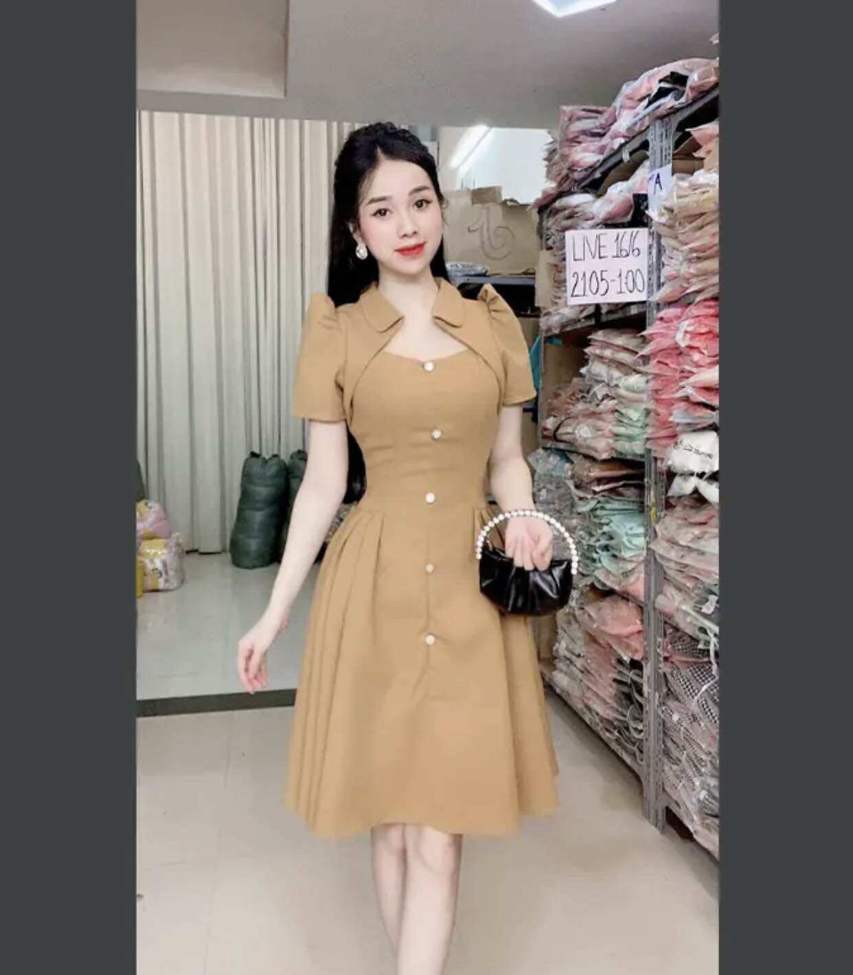 Đầm dự tiệc dáng xoè phối nút sang chảnh