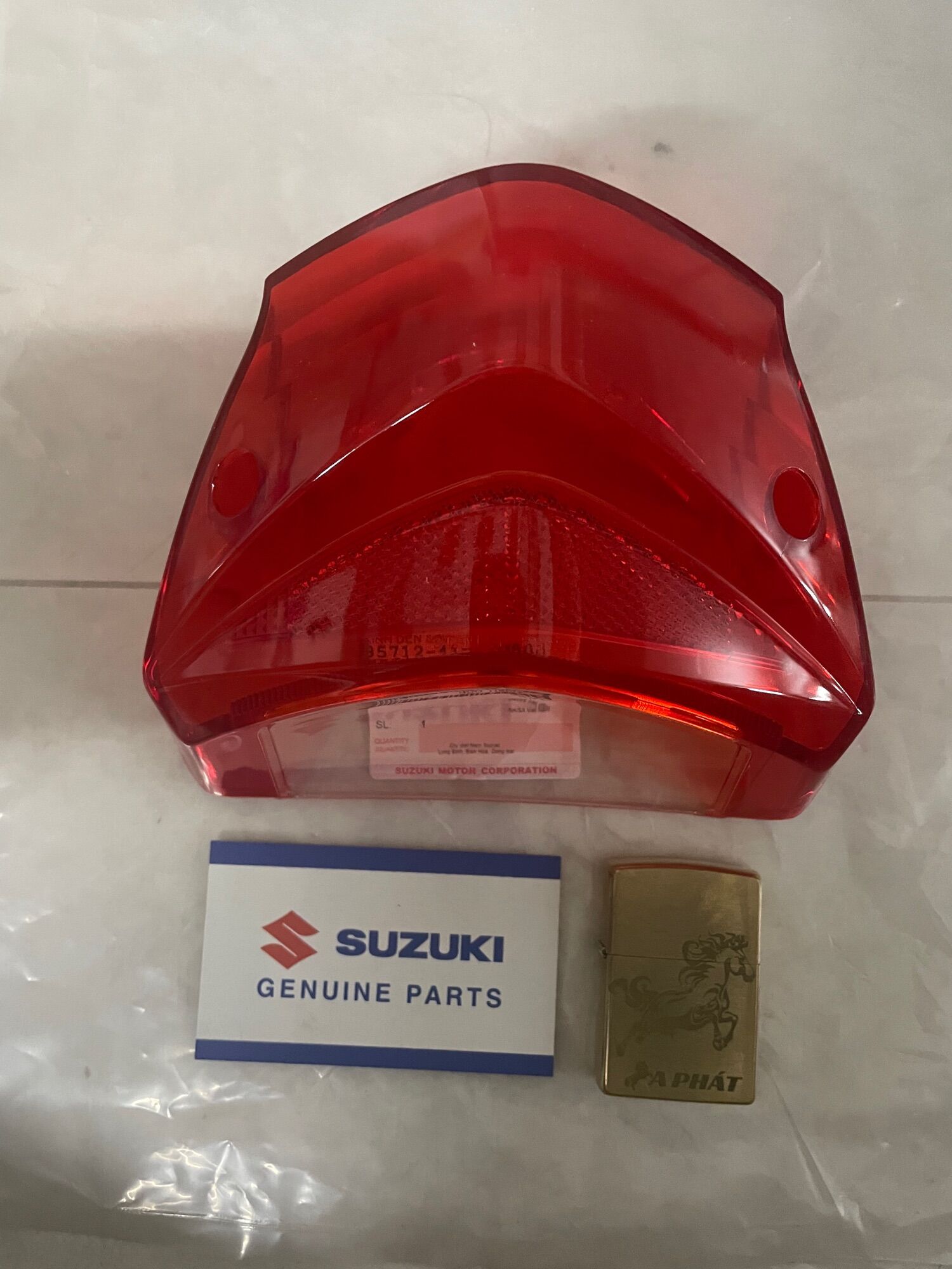 Mika đèn hậu xe sky drive suzuki