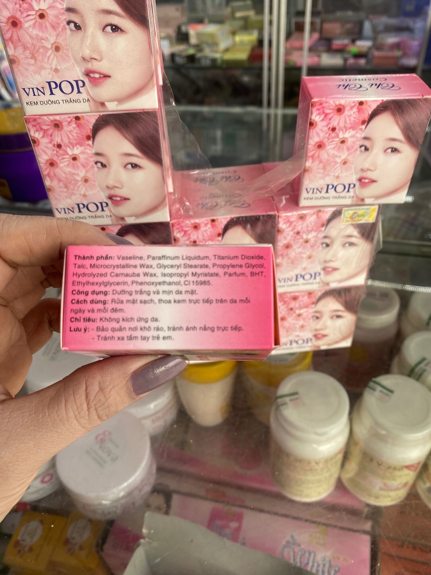 Kem dữơng trắng da pop thái lan