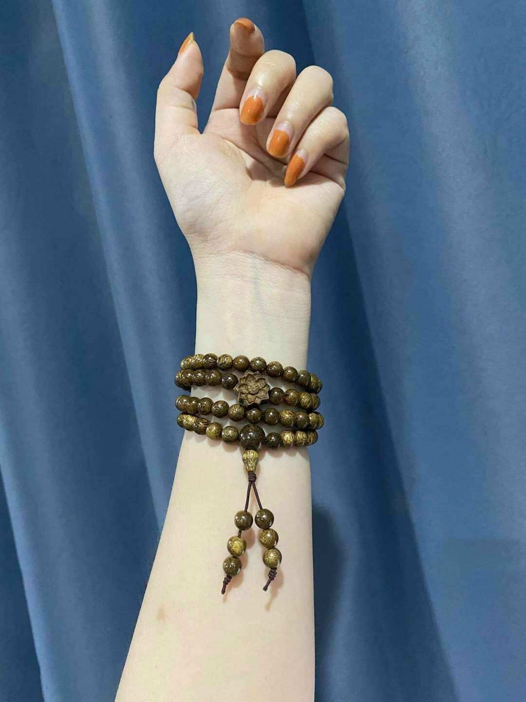Vòng quấn tay trầm tốc mix sen