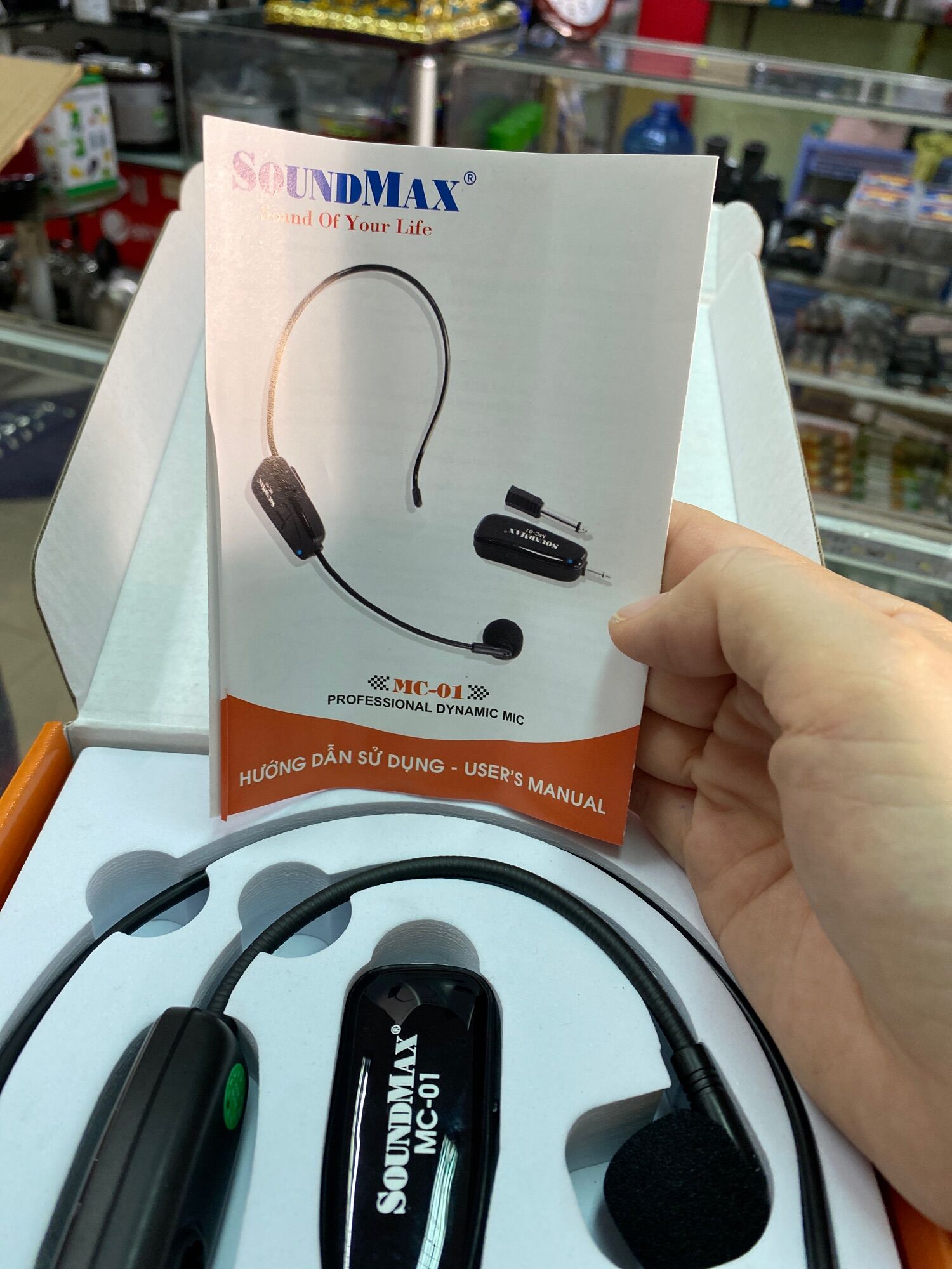 Microphone đeo tai không dây SoundMax MC-01
