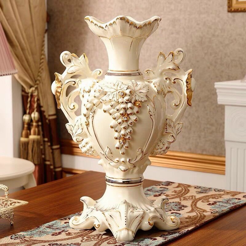 Bình gốm sứ mã đáo và quả nho phong cách decor châu âu
