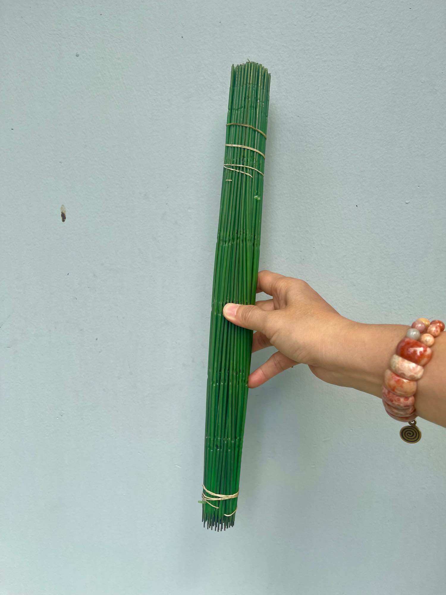 Cành nhựa thân cây 40cm -1 bó 90-100cây