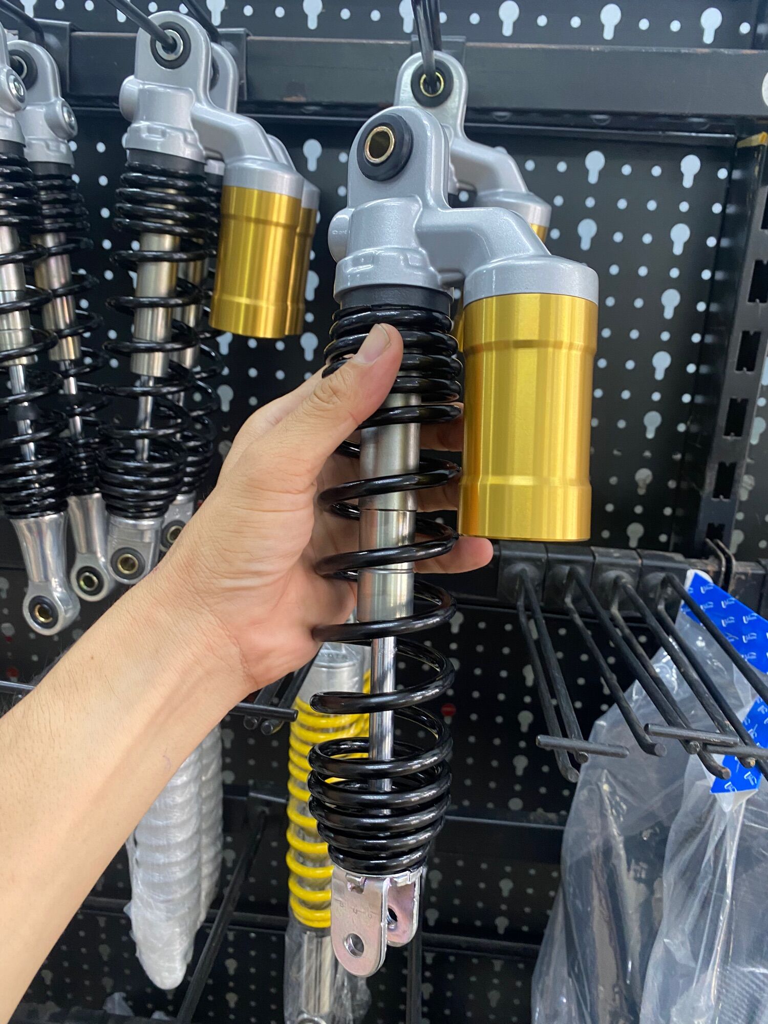 Phuộc Sau NVX lên cho : Sh Ý , Dylan , Ps , Pcx Chiều Dài 33,5cm