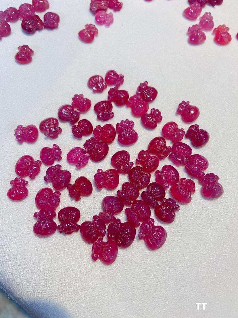 Mặt túi tiền đá ruby tự nhiên