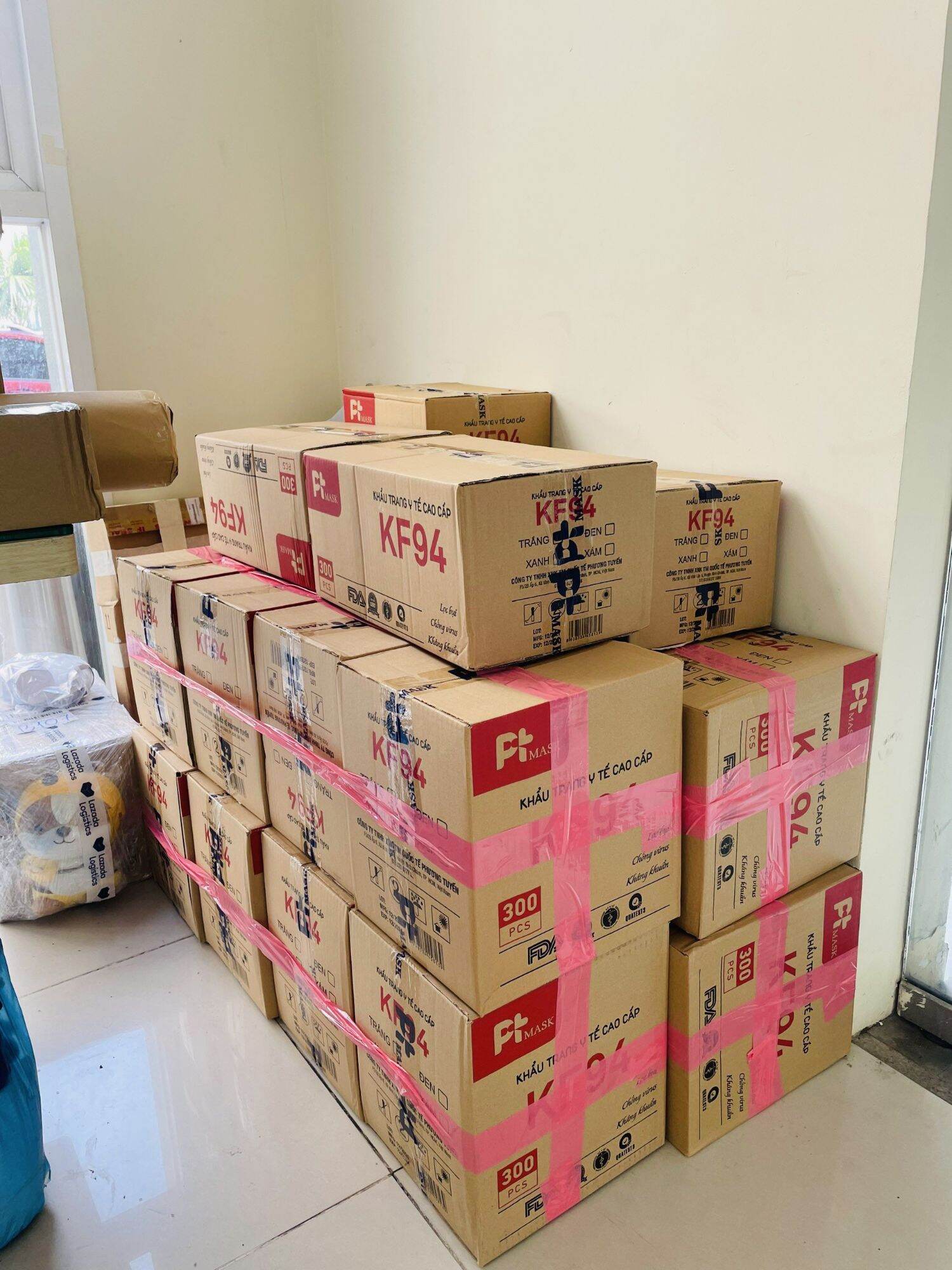 1 thùng Khẩu trang KF94 300 cái