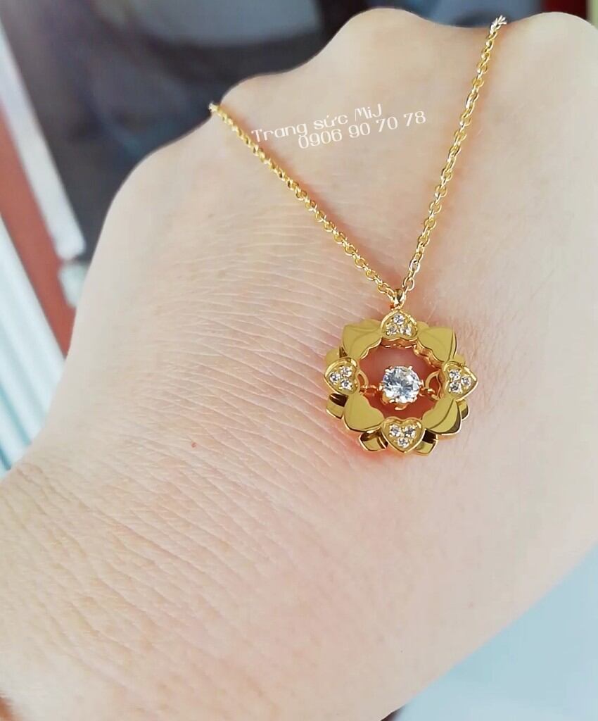 Elegant and Luxury Titan Flower Pendant Necklace