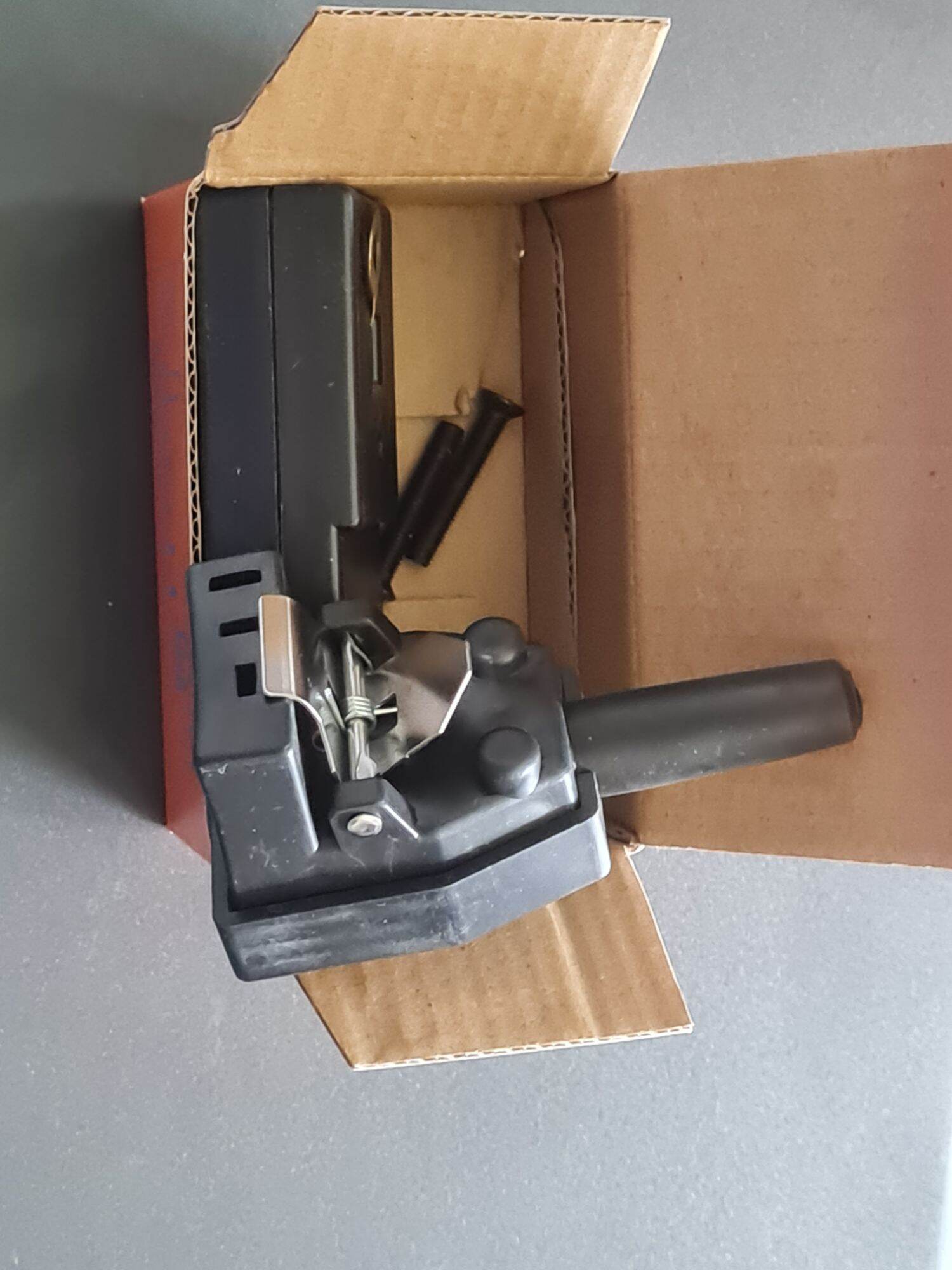 Bộ Ổ Phích Cắm Máy Cắt Vải Đứng EASTMAN