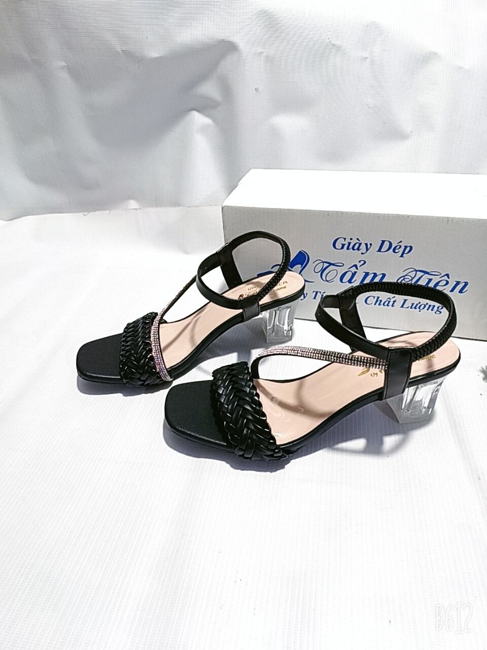Sản phẩm bảo hành giày xăng đan, cao gót nữ size 33 đến 44 cao 5 phân Mũi vuông Gót cao