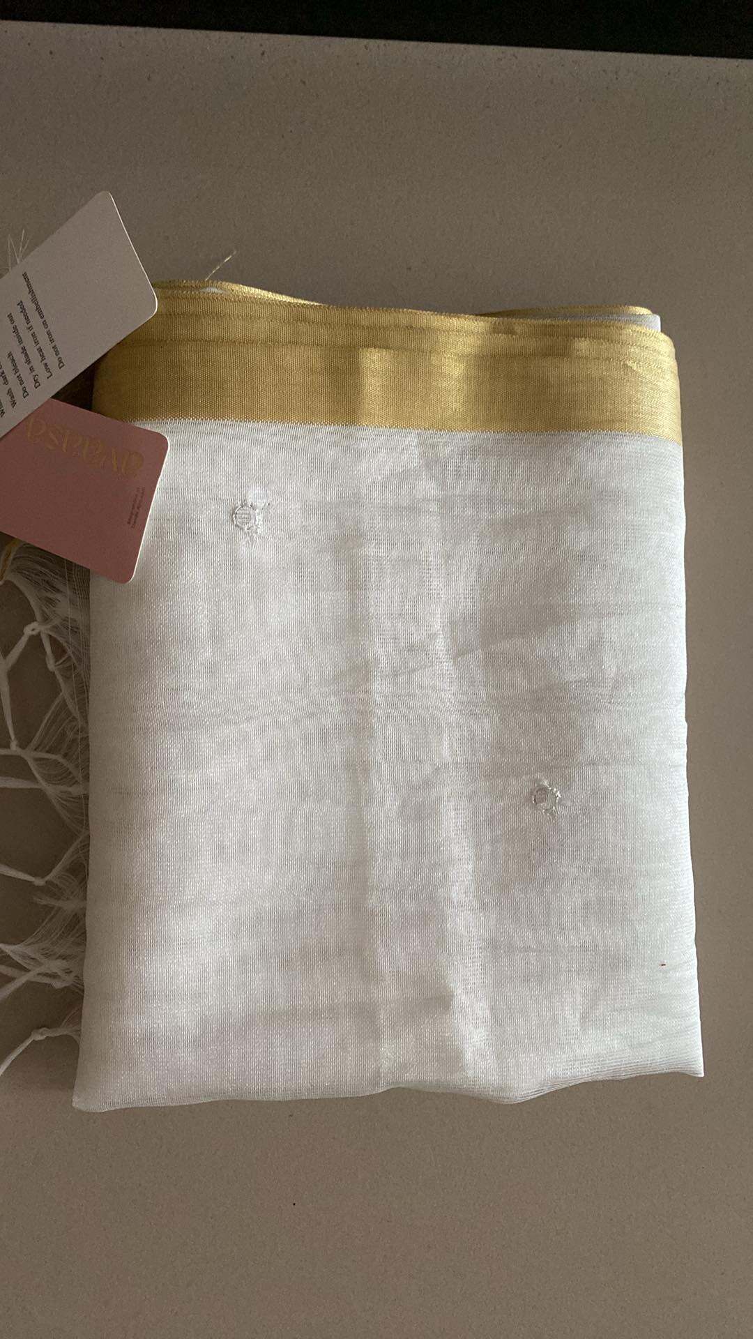 Khăn choàng cổ đính hạt viền nhũ