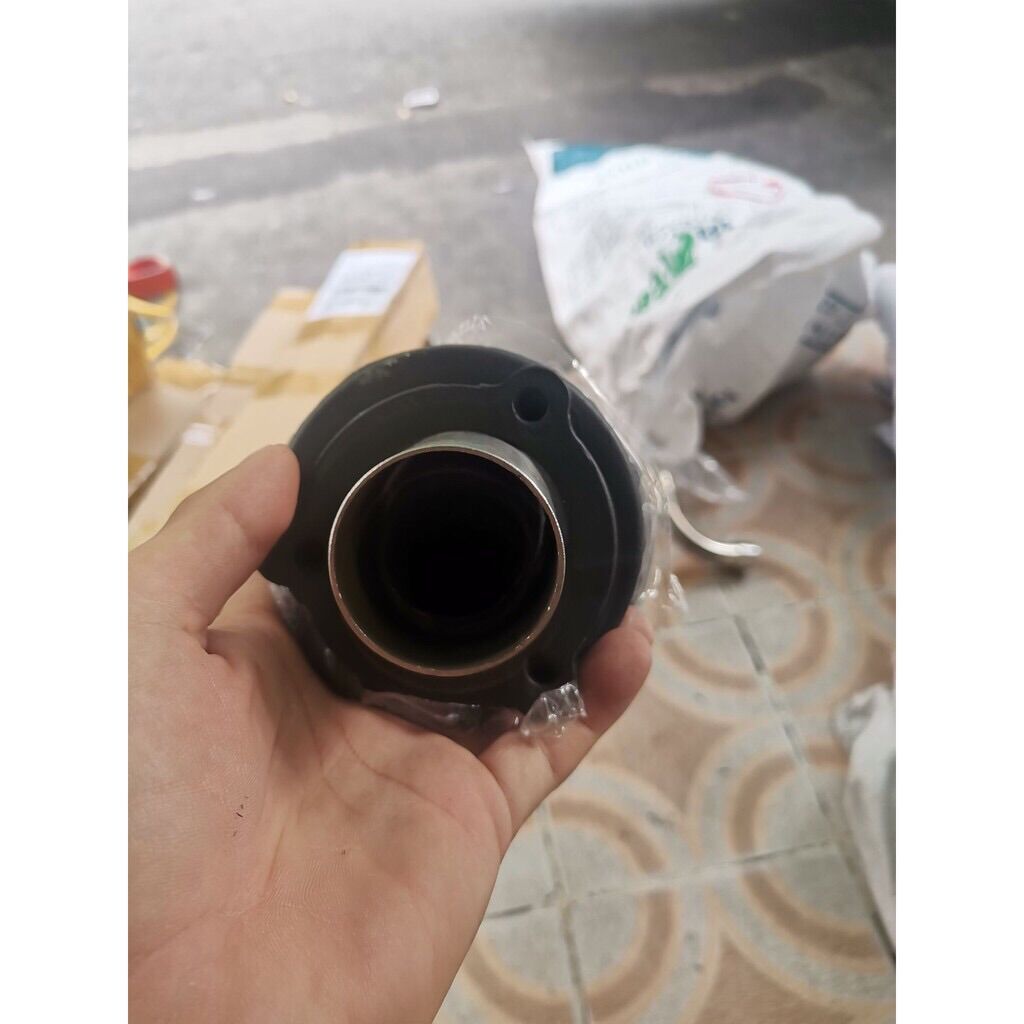 Pô uma v4 luôn Cổ và Ốp gắn xe sirius
