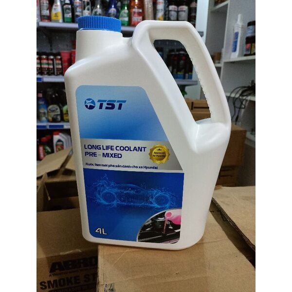 Nước làm mát pha sẵn động cơ Hồng Hyundai TST 4L(Mẫu Mới)