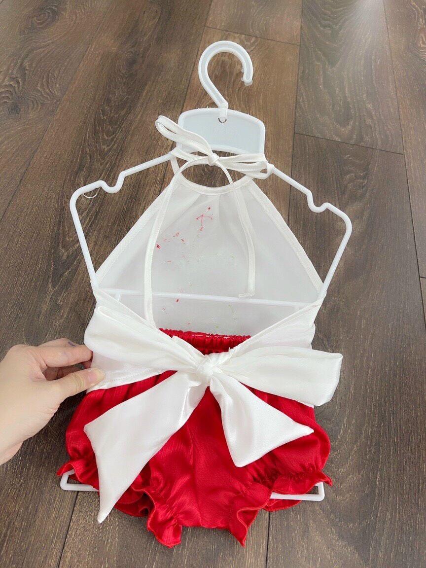 YẾM ĐÀO THÊU HOA CHO BÉ GÁI (KO MẤN)