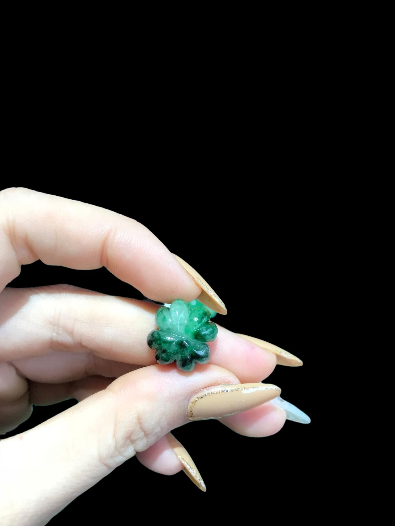 Mặt cỏ 4 lá cẩm thạch lý thiên nhiên