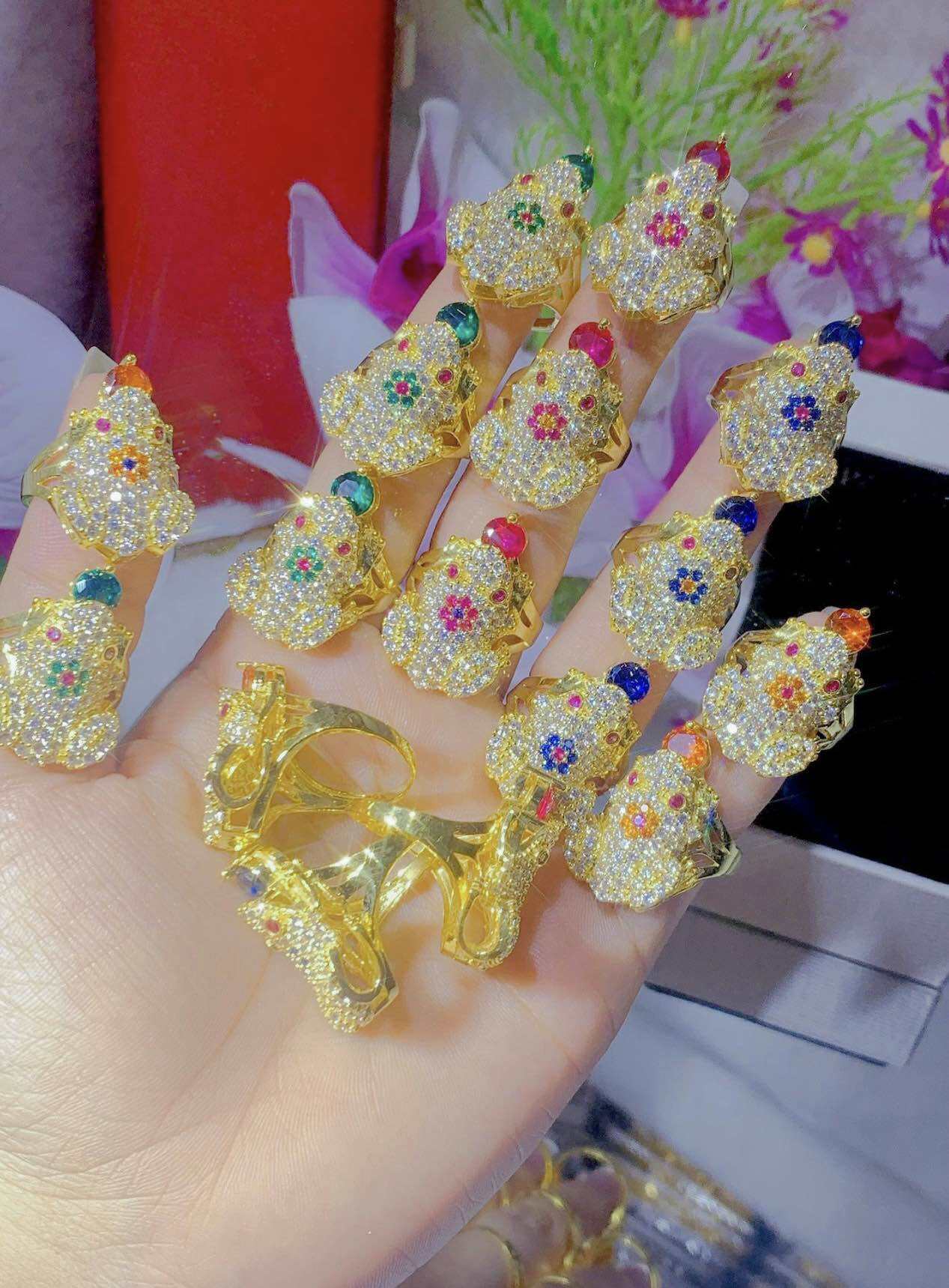 Nhẫn nữ kiểu con cóc ngậm đá màu xi vàng 18k mẫu mới về