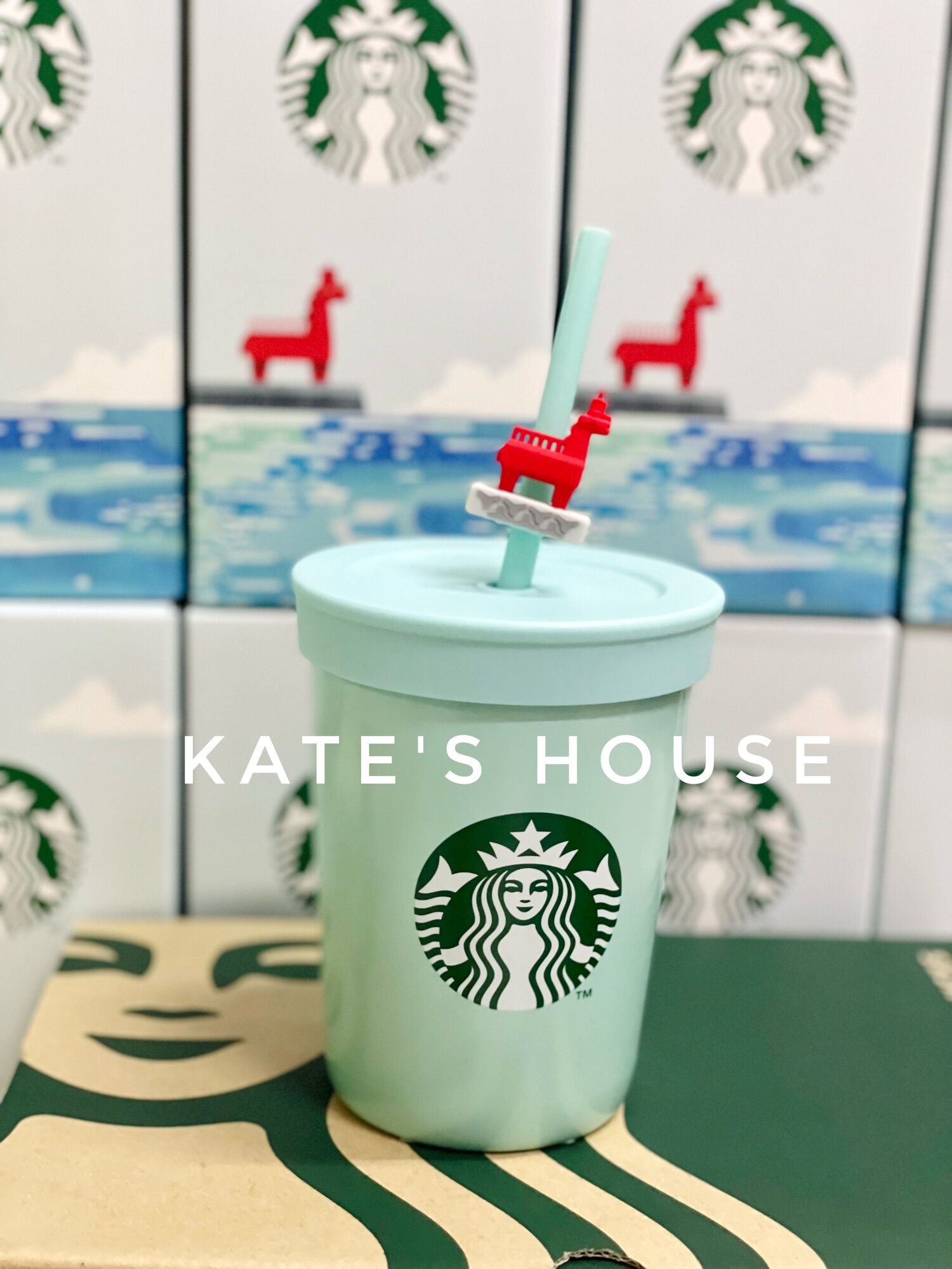 Bộ sưu tập ly bình Starbucks Korea tại tỉnh Jeju 2022
