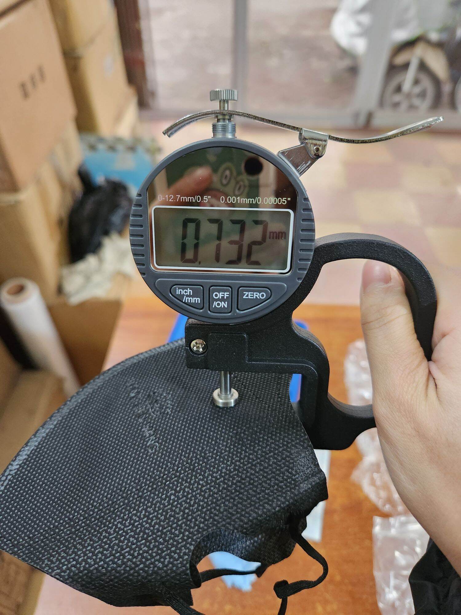 Thùng 100c khẩu trang 5D bông sen vàng