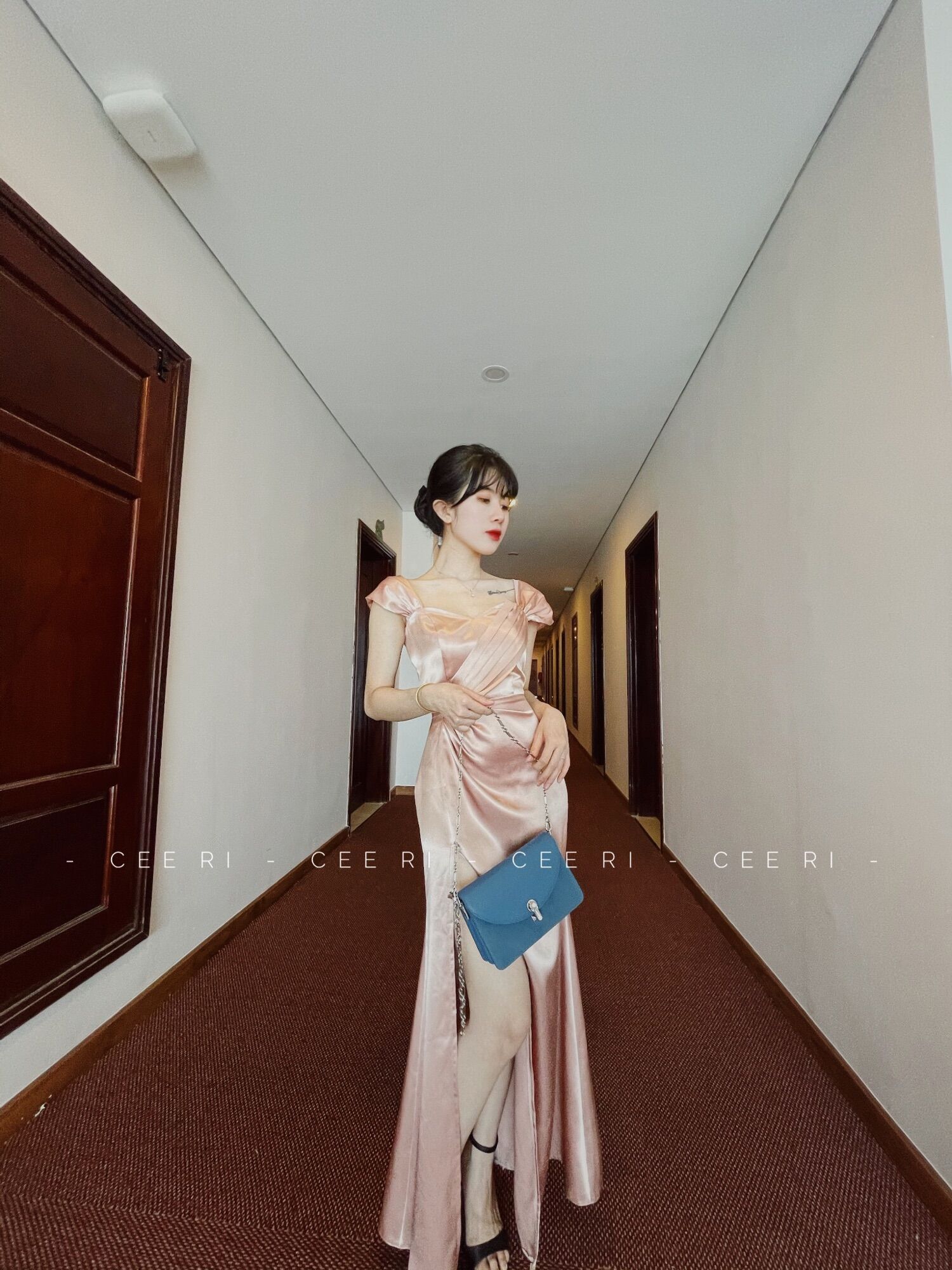 ẢNH THẬT ĐỘC QUYỀN SHOP CEERI- Mẫu lụa dạ hội nude