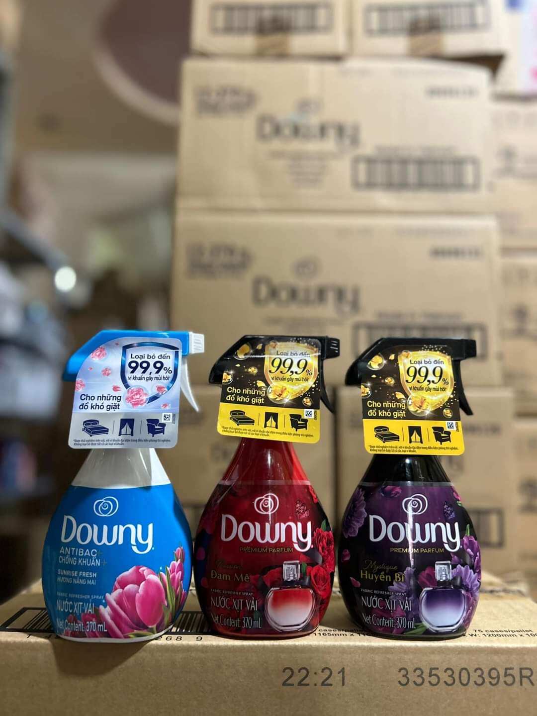 Xịt thơm quần áo downy 370ml