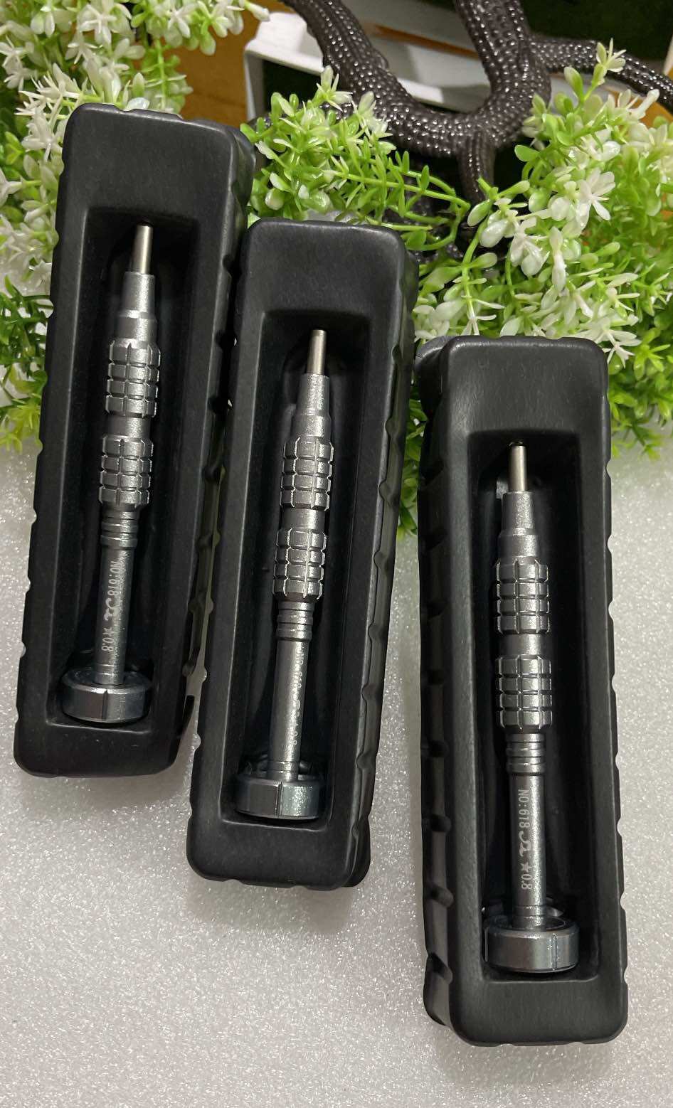 Tua vít SW-618 / 0.8 vít sao xịn xò