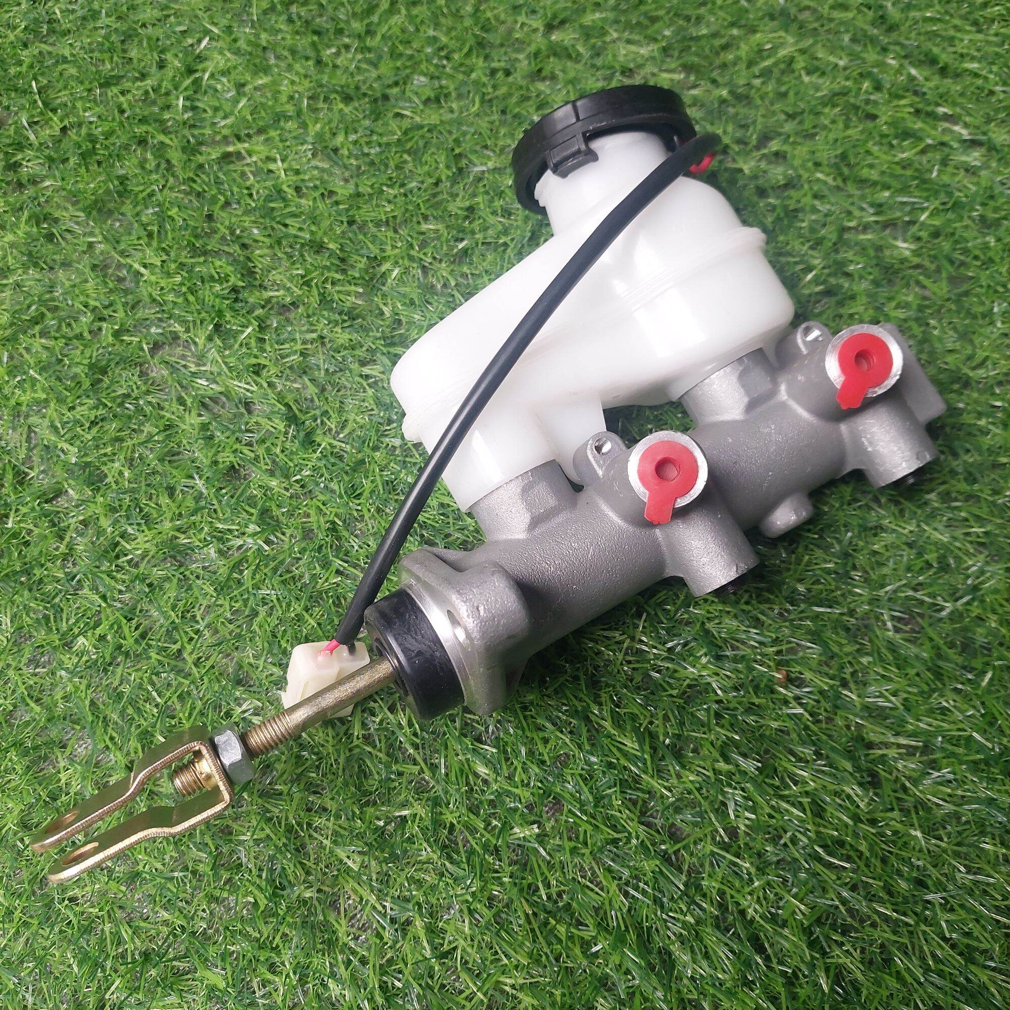 Tổng phanh liền bình dầu xe 3 4 bánh, 2 đến 4 cổng ra cupen heo dầu