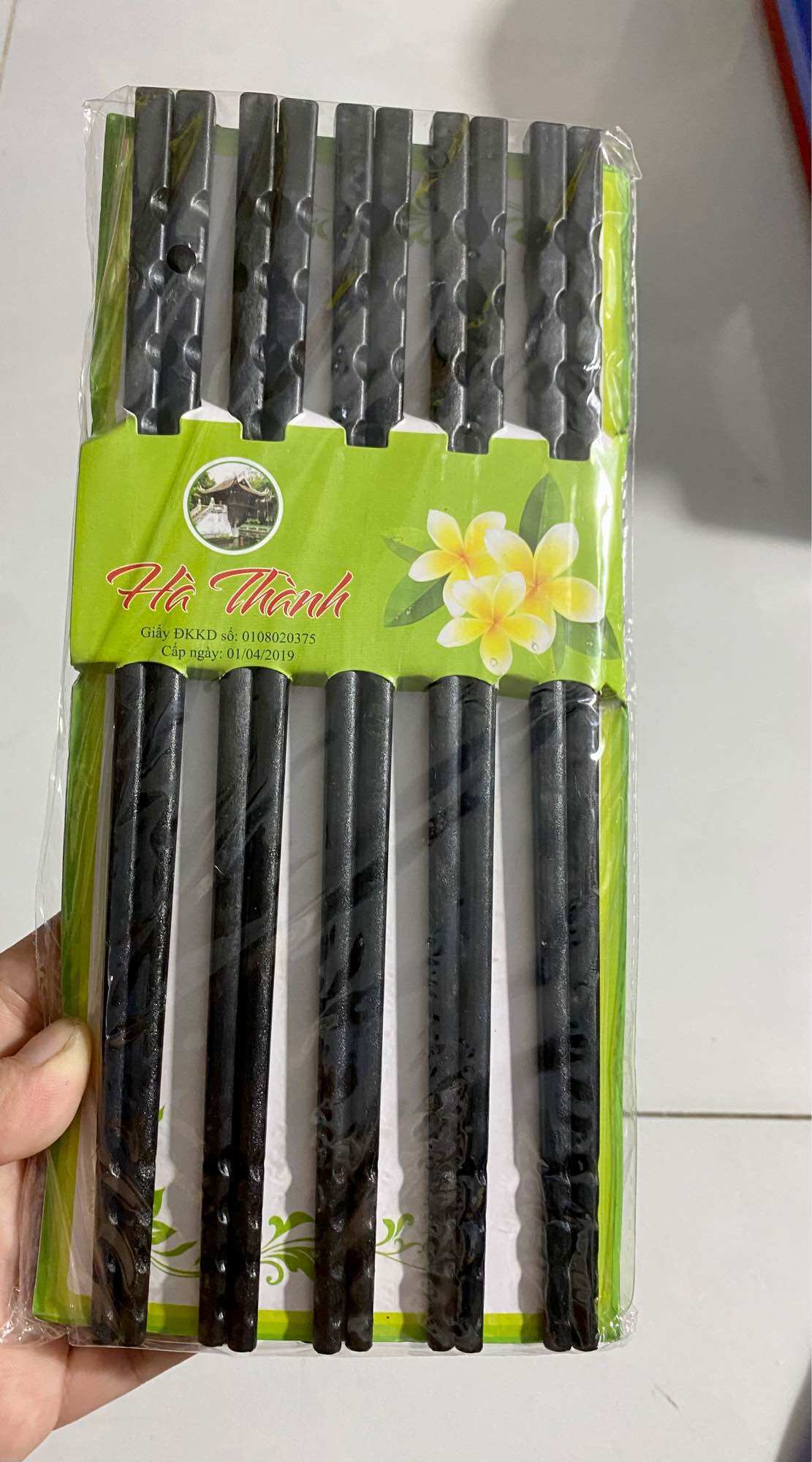 🧲🧲Set 10 Đôi Đũa Nhựa, Màu Đen