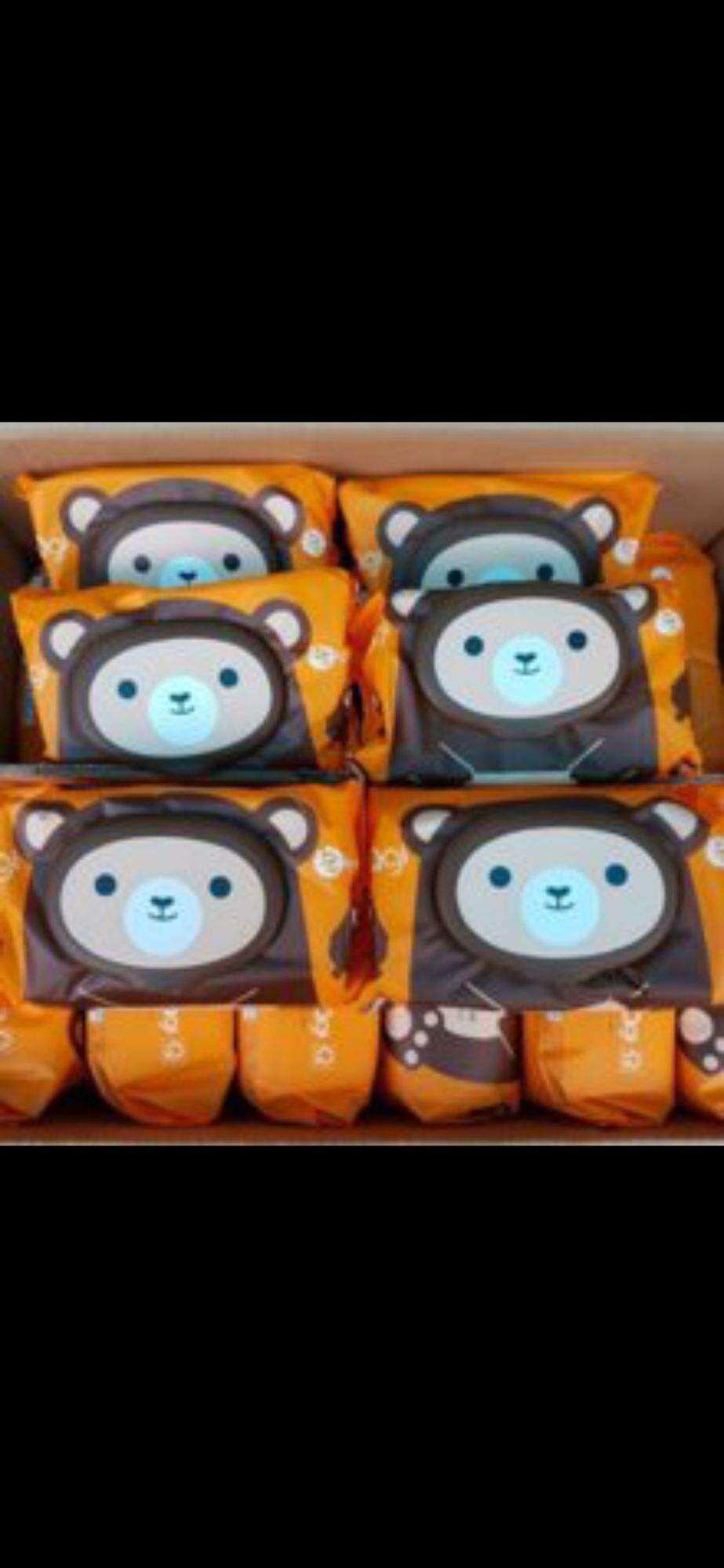 1 thùng 24 gói khăn ướt Agi 100 tờ không mùi. Tặng kèm 1 gói letgreen 10 tờ. Cam kết hàng chính hãng.