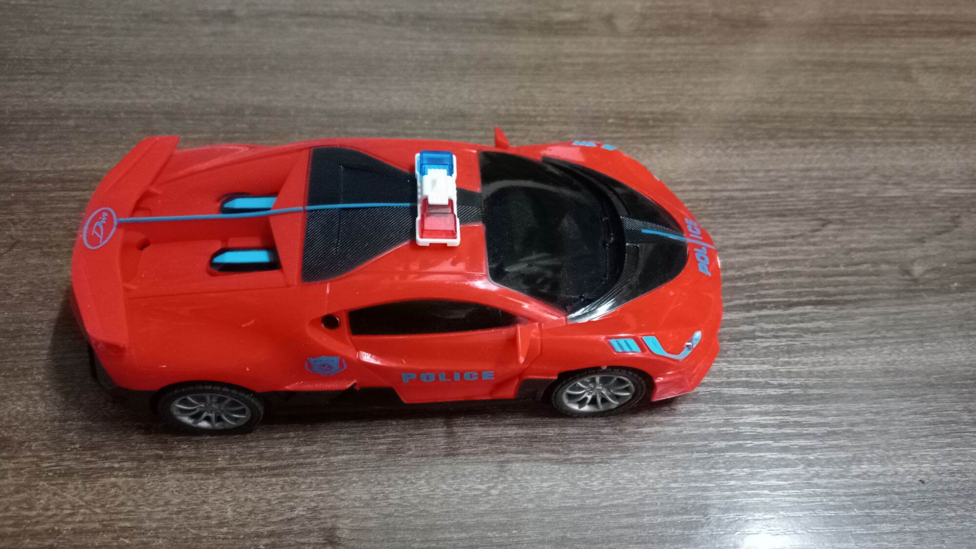 Xe cảnh sát đồ chơi có đèn điều khiển từ xa