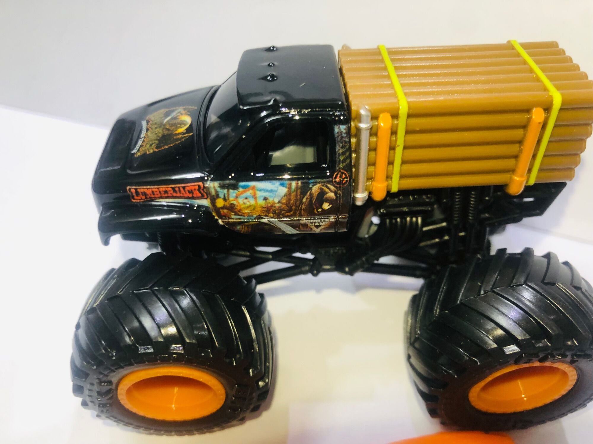 Xe Monster Jam numberjack + gờ chắn vàng fullbox