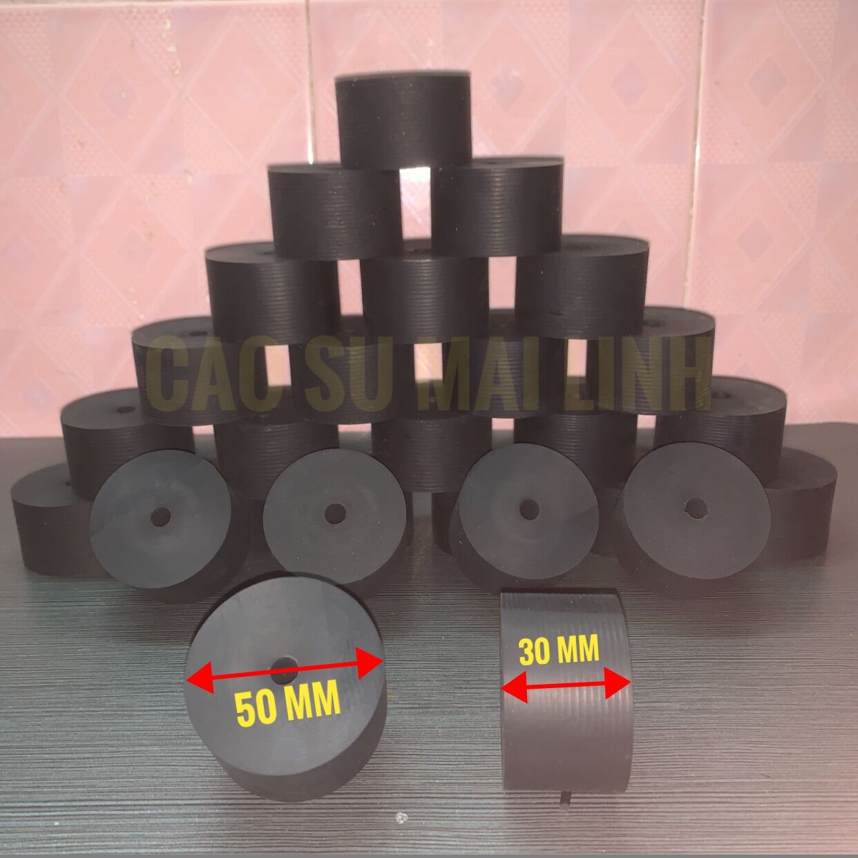 4 Cục cao su chống rung, Cao su kê chân máy, Cao su giảm chấn phi 50 cao 30 (mm)