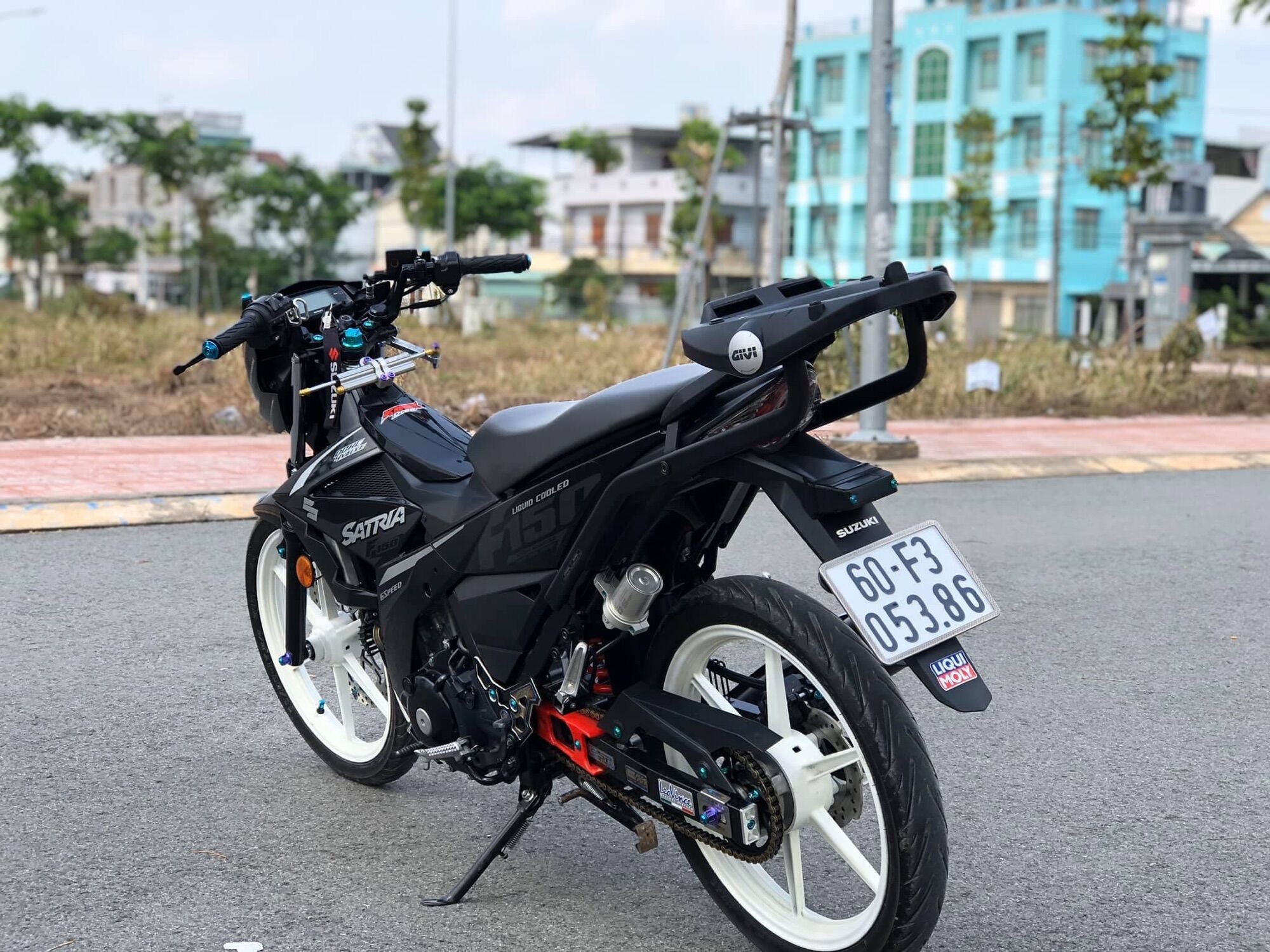 Baga givi hrv raider fi, satria