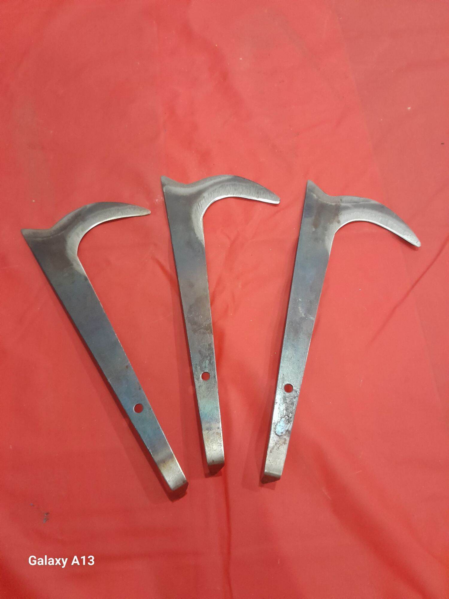 Dụng cụ tỉa nụ sầu riêng dụng cụ làm vườn