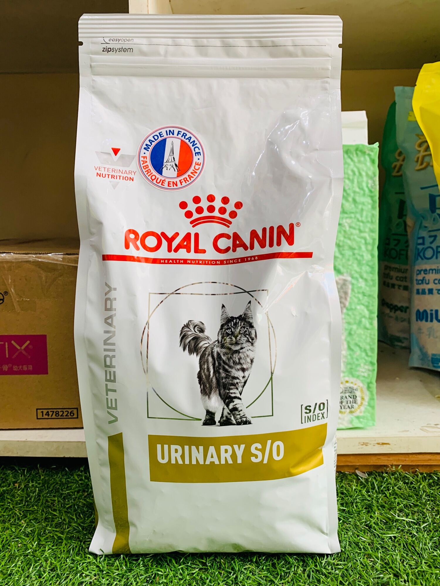 Thức ăn hạt cho mèo hỗ trợ điều trị sạn thận Royal Canin Urinary 1,5kg