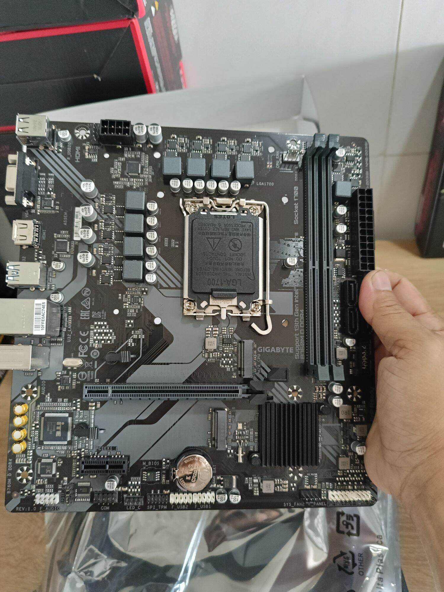 Combo 4 món gồm / Main B760 gigabyte New/CPU Intel core i5 13400F live New/ VGA MSI RTX 3050-8GB liv