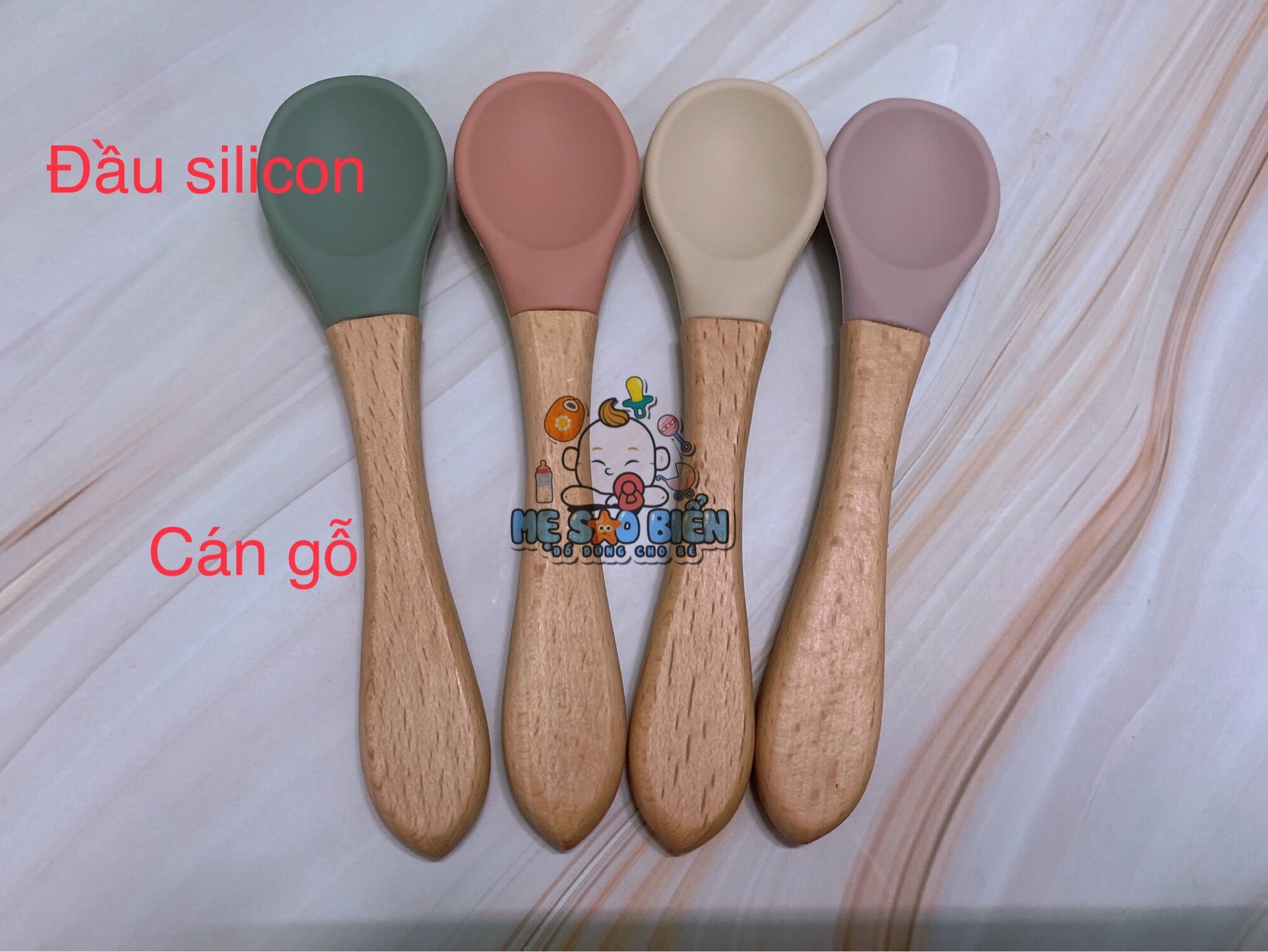 Set yếm và bát thìa silicon ăn dặm cho bé