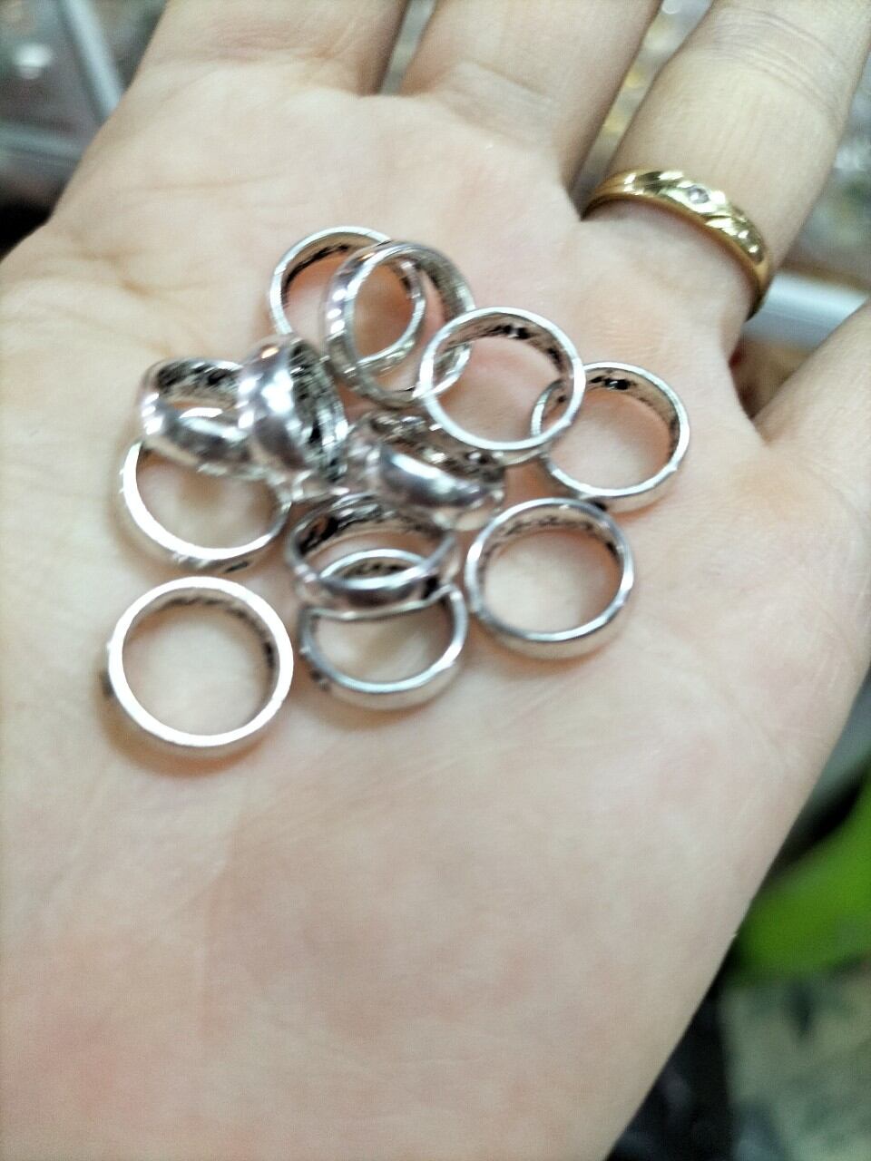 Charm bọc đá bọc hạt 8li hình tròn làm vòng