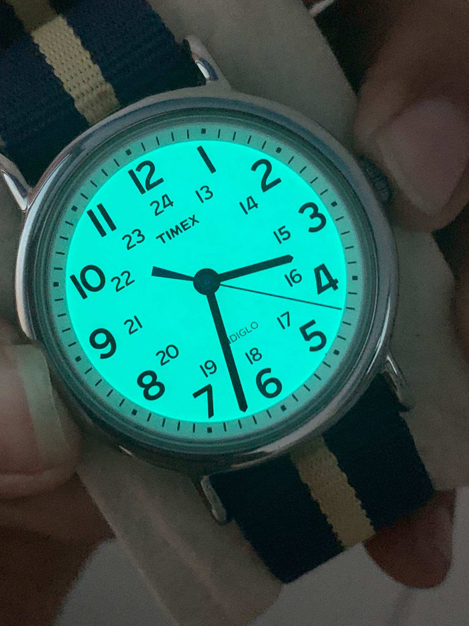 Đồng hồ si nam timex có đèn dạ quang