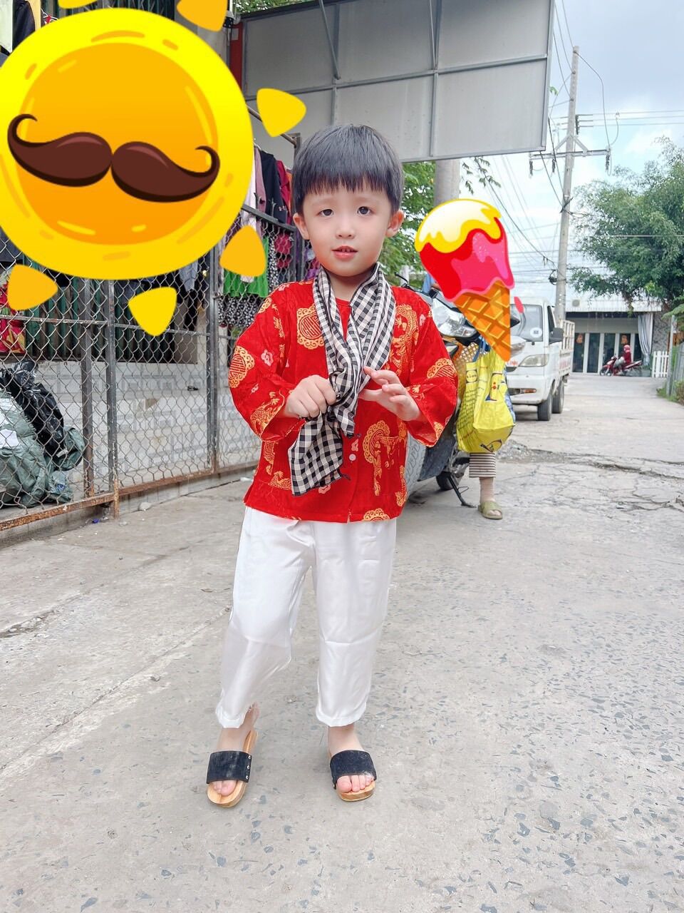 Bà Ba Bé Trai Bé Gái Chất Gấm Lụa Siêu Cưng Tặng Kèm Khăn Rằn